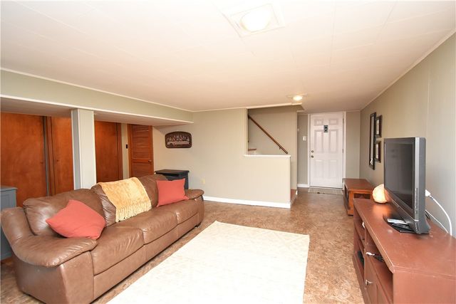 575 Somerville Drive, Scott Twp, PA 15243