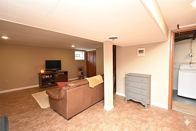 575 Somerville Drive, Scott Twp, PA 15243