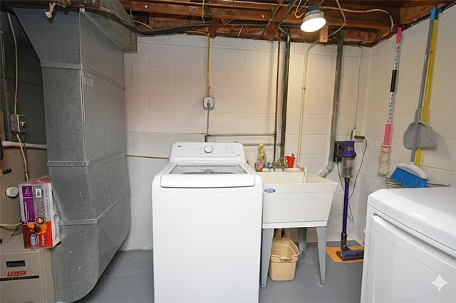 575 Somerville Drive, Scott Twp, PA 15243