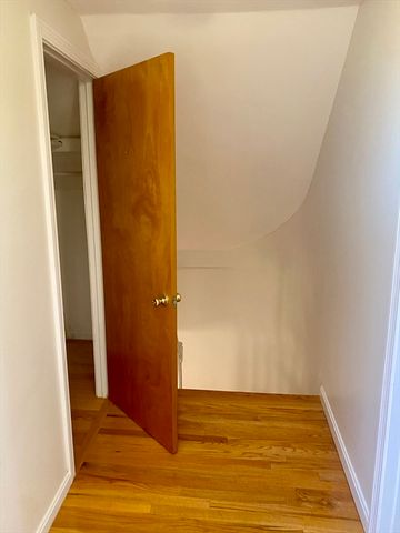 123 Thorndike 2L, Cambridge, MA 02141