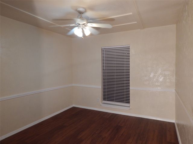 506 Redwood Drive, Grand Prairie, TX 75052