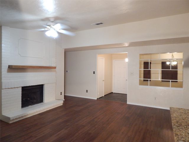 506 Redwood Drive, Grand Prairie, TX 75052