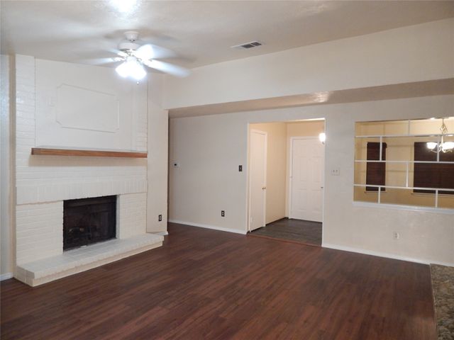 506 Redwood Drive, Grand Prairie, TX 75052