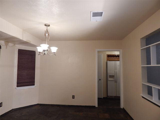 506 Redwood Drive, Grand Prairie, TX 75052