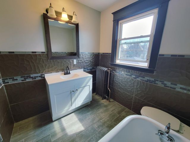 1006 Laurel Avenue, Saint Paul, MN 55104