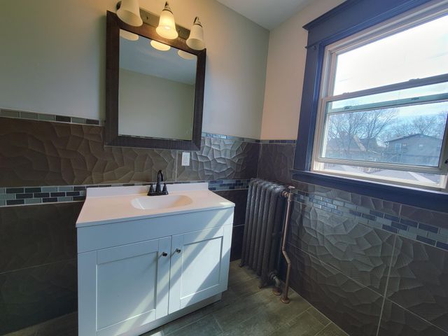 1006 Laurel Avenue, Saint Paul, MN 55104