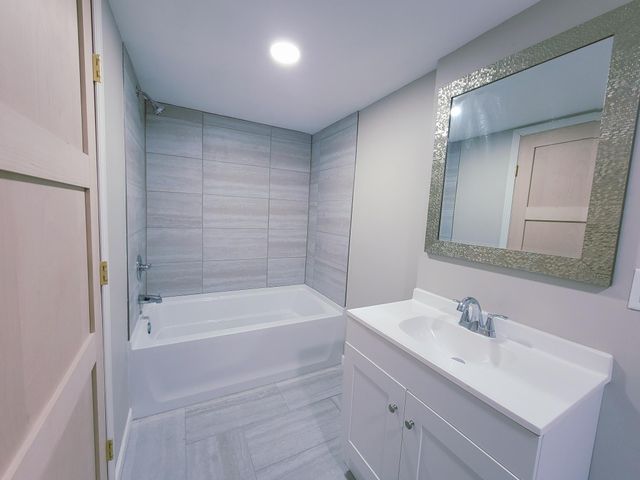 1006 Laurel Avenue, Saint Paul, MN 55104