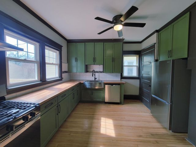 1006 Laurel Avenue, Saint Paul, MN 55104