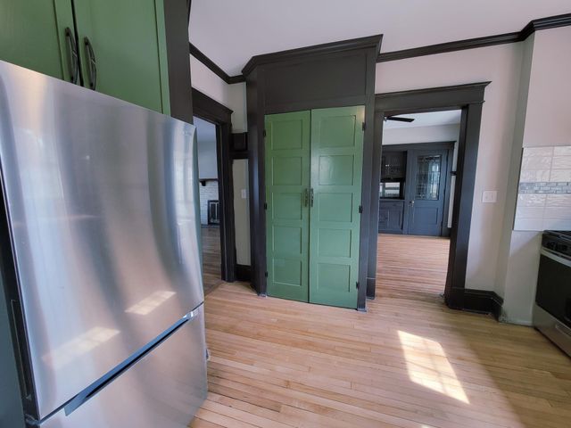 1006 Laurel Avenue, Saint Paul, MN 55104