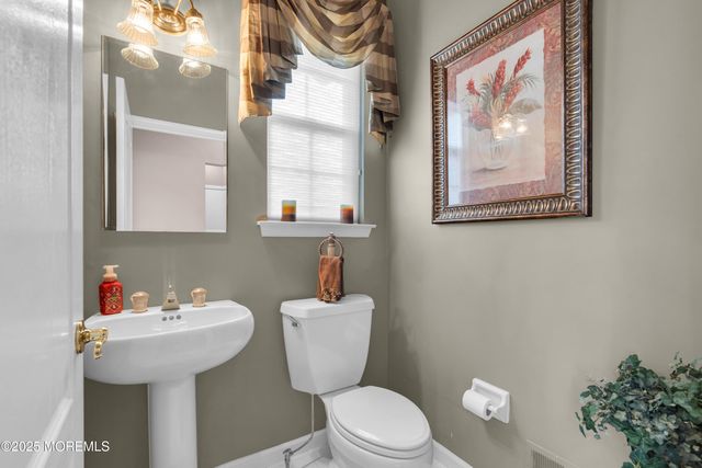 1501 Forrest Trail Circle, Toms River, NJ 08753