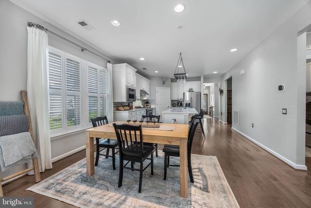 147 LONG POINT DR, Fredericksburg, VA 22406