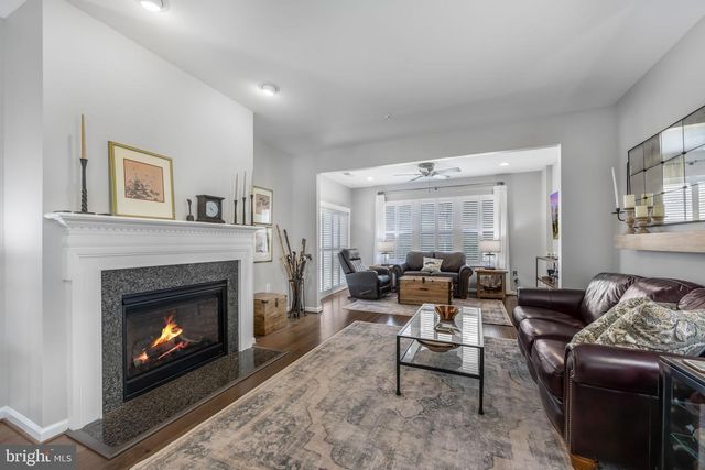 147 LONG POINT DR, Fredericksburg, VA 22406