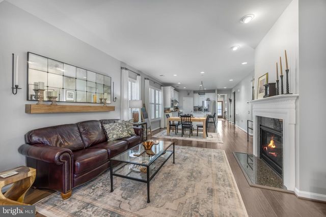 147 LONG POINT DR, Fredericksburg, VA 22406