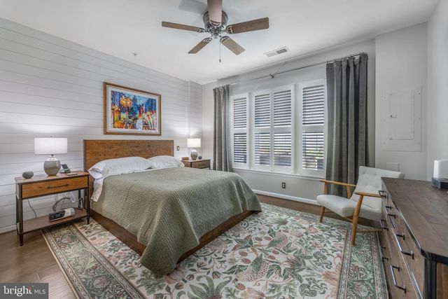 147 LONG POINT DR, Fredericksburg, VA 22406