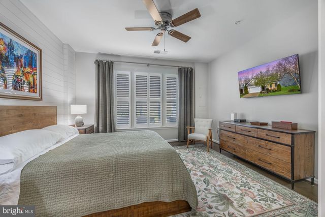 147 LONG POINT DR, Fredericksburg, VA 22406