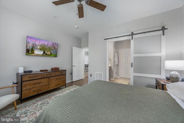 147 LONG POINT DR, Fredericksburg, VA 22406