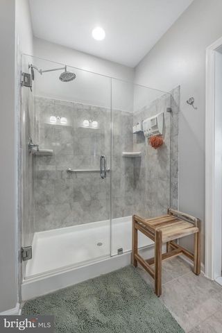 147 LONG POINT DR, Fredericksburg, VA 22406