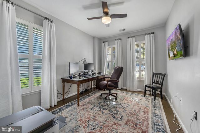 147 LONG POINT DR, Fredericksburg, VA 22406