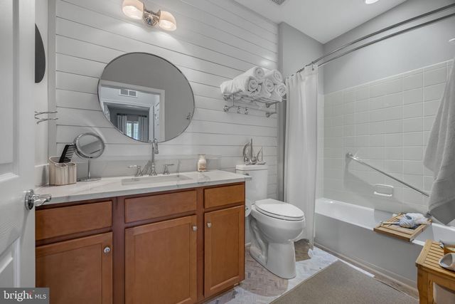 147 LONG POINT DR, Fredericksburg, VA 22406