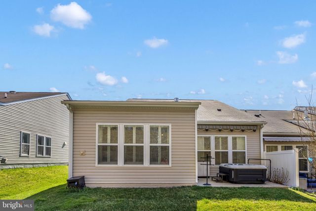 147 LONG POINT DR, Fredericksburg, VA 22406