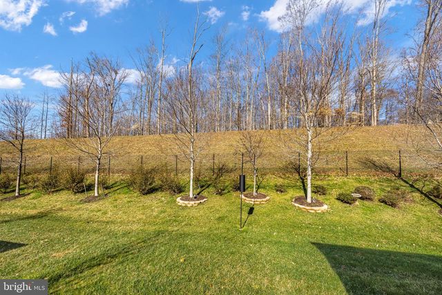 147 LONG POINT DR, Fredericksburg, VA 22406