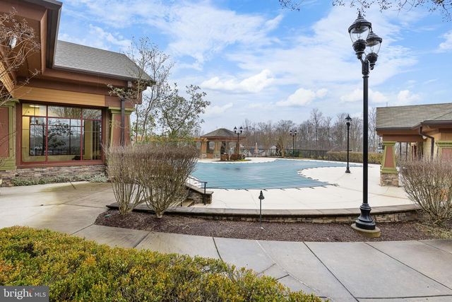 147 LONG POINT DR, Fredericksburg, VA 22406