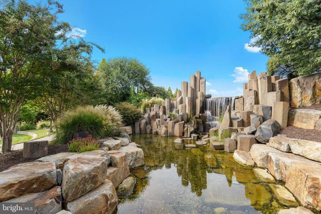 147 LONG POINT DR, Fredericksburg, VA 22406