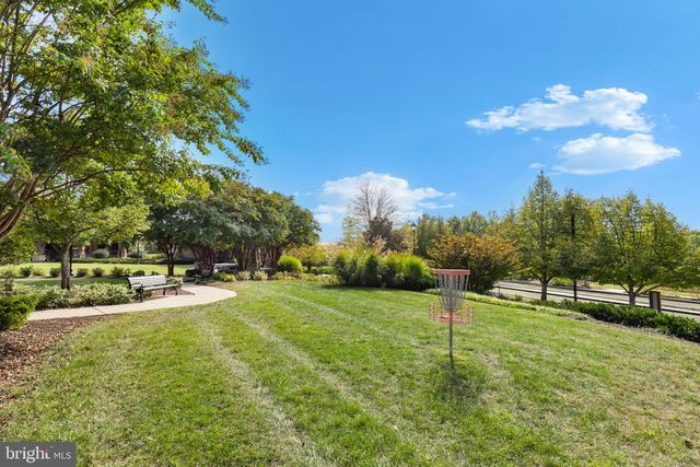 147 LONG POINT DR, Fredericksburg, VA 22406