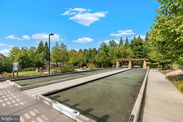 147 LONG POINT DR, Fredericksburg, VA 22406