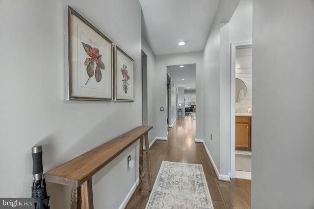 147 LONG POINT DR, Fredericksburg, VA 22406