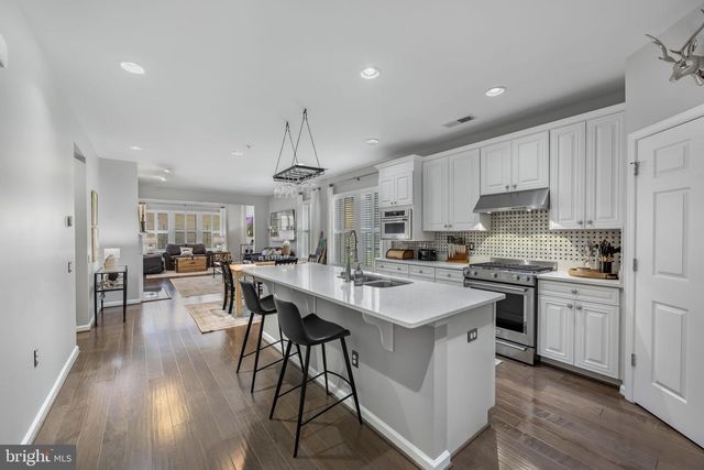 147 LONG POINT DR, Fredericksburg, VA 22406