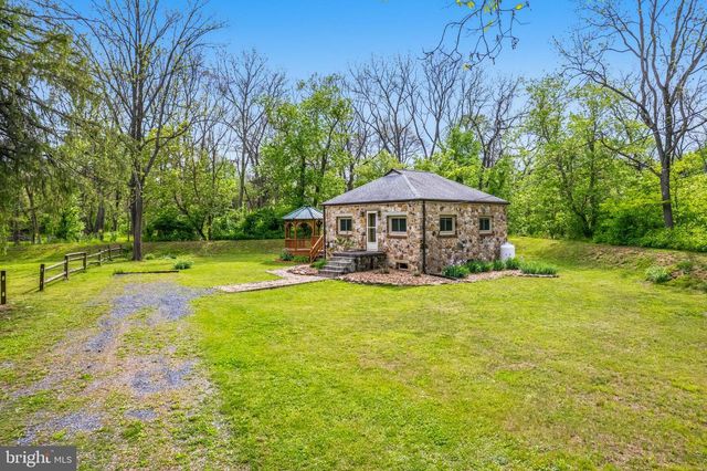 3593 & 3579 STRASBURG RD, Strasburg, VA 22657
