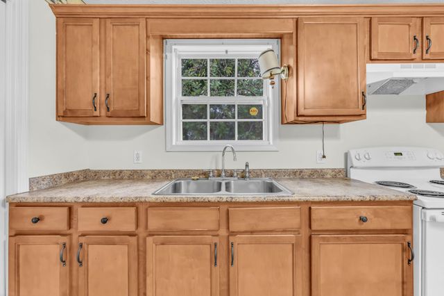1220 Vine St, Clarksville, TN 37040