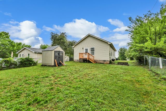 1220 Vine St, Clarksville, TN 37040