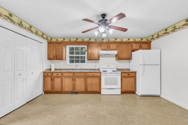 1220 Vine St, Clarksville, TN 37040