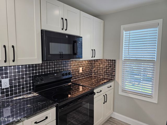 116 Chestnut Hill Rd, Oak Ridge, TN 37830