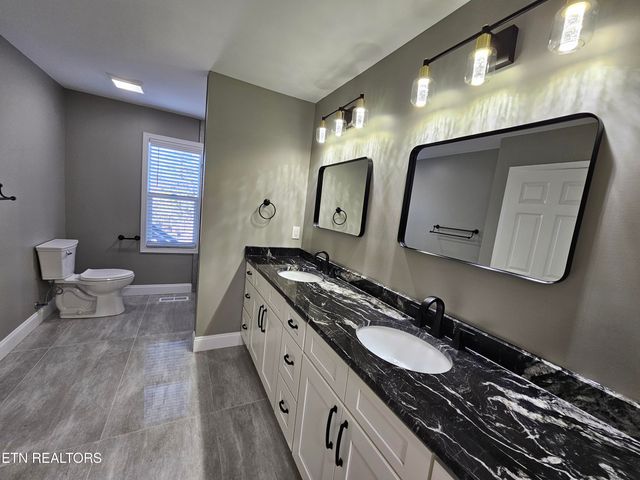 116 Chestnut Hill Rd, Oak Ridge, TN 37830