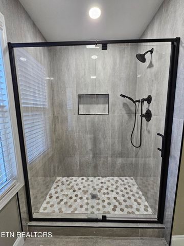 116 Chestnut Hill Rd, Oak Ridge, TN 37830