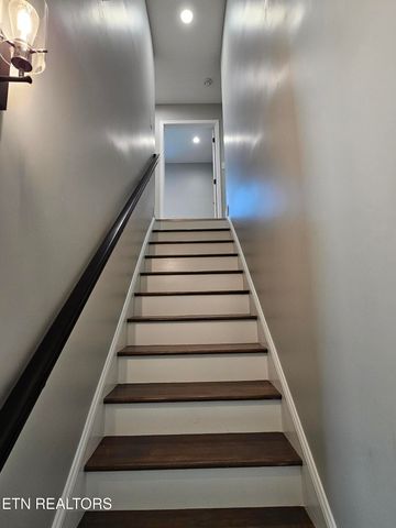 116 Chestnut Hill Rd, Oak Ridge, TN 37830