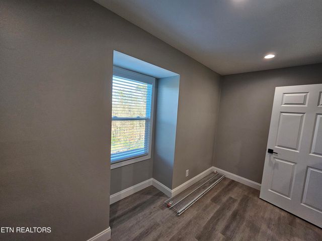 116 Chestnut Hill Rd, Oak Ridge, TN 37830