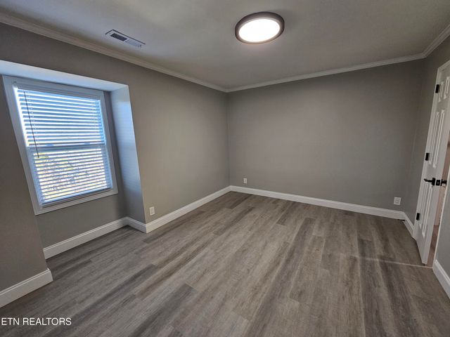 116 Chestnut Hill Rd, Oak Ridge, TN 37830