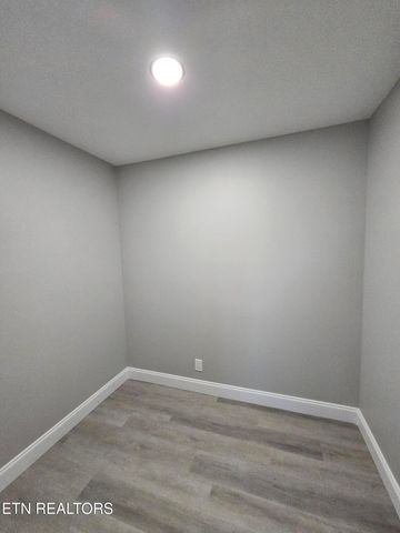 116 Chestnut Hill Rd, Oak Ridge, TN 37830