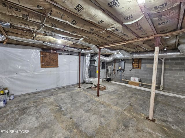 116 Chestnut Hill Rd, Oak Ridge, TN 37830