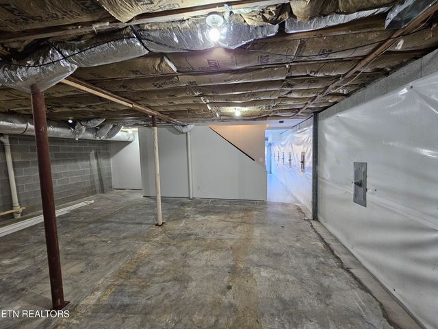 116 Chestnut Hill Rd, Oak Ridge, TN 37830