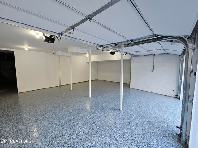 116 Chestnut Hill Rd, Oak Ridge, TN 37830