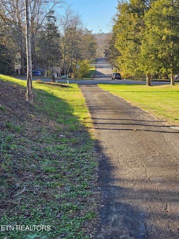 116 Chestnut Hill Rd, Oak Ridge, TN 37830