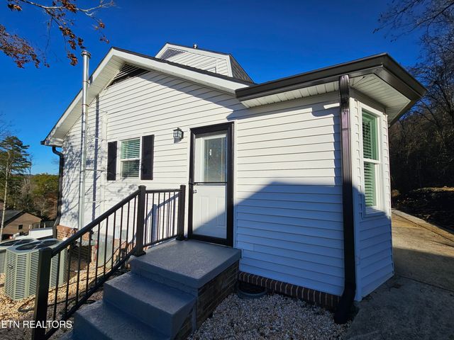 116 Chestnut Hill Rd, Oak Ridge, TN 37830