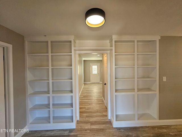 116 Chestnut Hill Rd, Oak Ridge, TN 37830