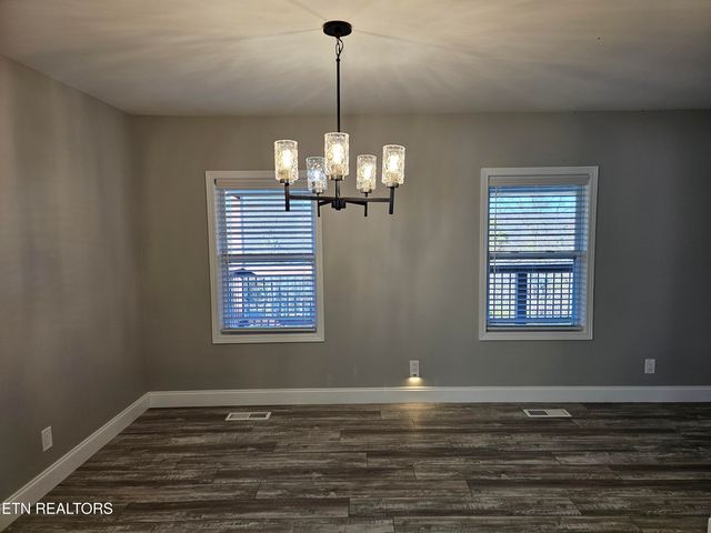 116 Chestnut Hill Rd, Oak Ridge, TN 37830