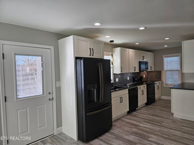 116 Chestnut Hill Rd, Oak Ridge, TN 37830